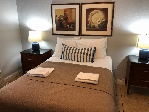 Harding Miami Beach Apartments image 1